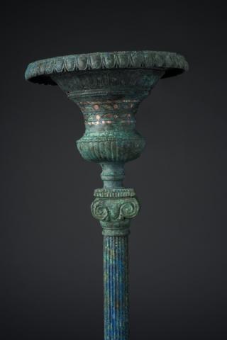 Coronamento di un candelabro ageminato da Pompei,  Museo Archeologico Nazionale di Napoli © Johannes Eber, Nuova Luce da Pompei