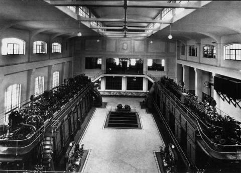 Interno della sala Macchine (1950 circa) Interno della sala Macchine (1950 circa)