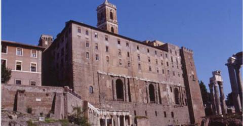 Il Palazzo Senatorio visto dal Foro Romano